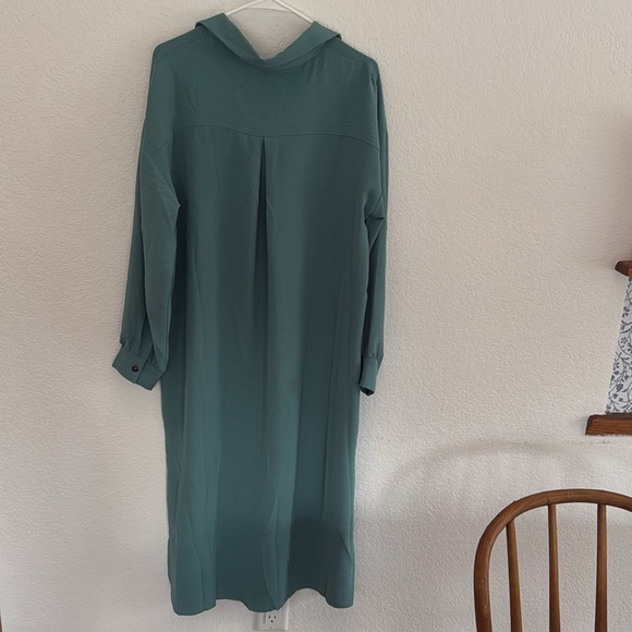 Easel Dress - Picture 3 of 3